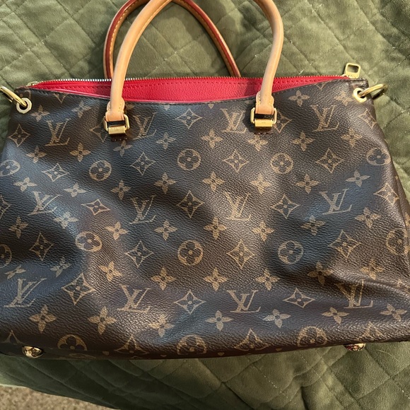 Louis Vuitton Brown and Red Shoulder Bag with Monogram Canvas - Picture 1 of 10
